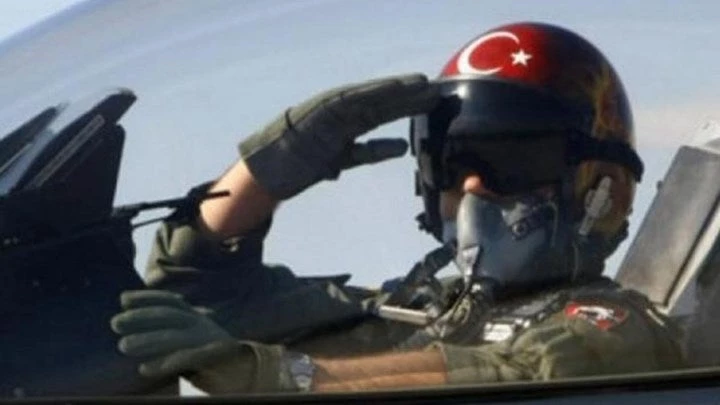 Η τουρκική αεροπορία στα κάγκελα – Και οι διώξεις του καθεστώτος Ερντογάν συνεχίζονται